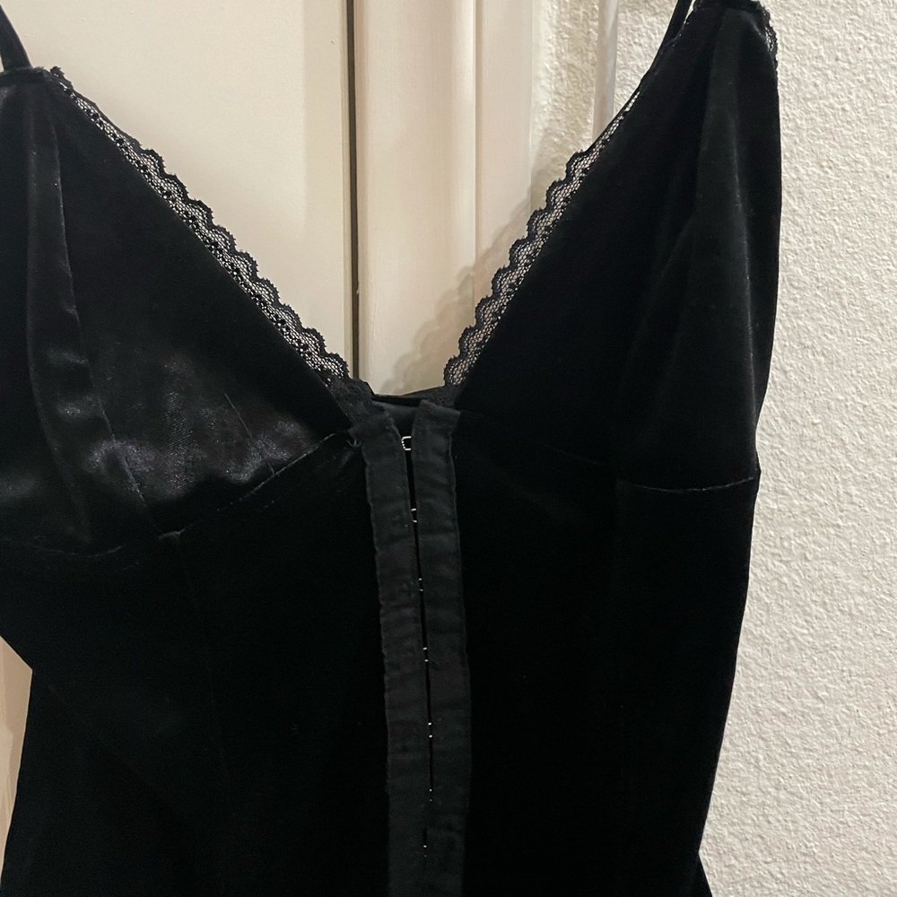 Black velvet bodysuit forever 21